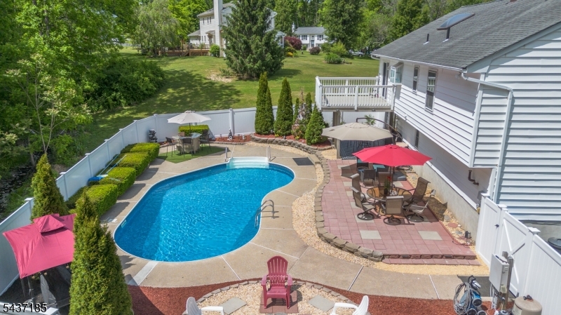 6 Southfield Dr