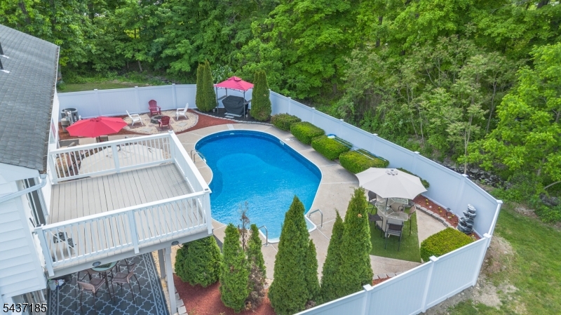 6 Southfield Dr