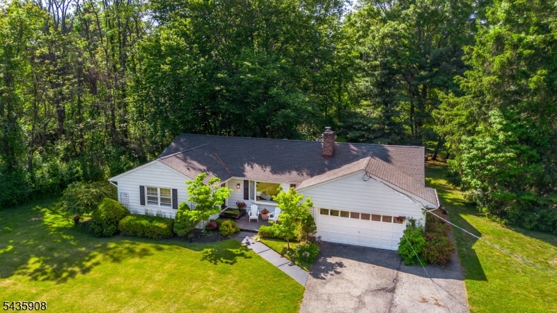 5 Pepperidge Rd