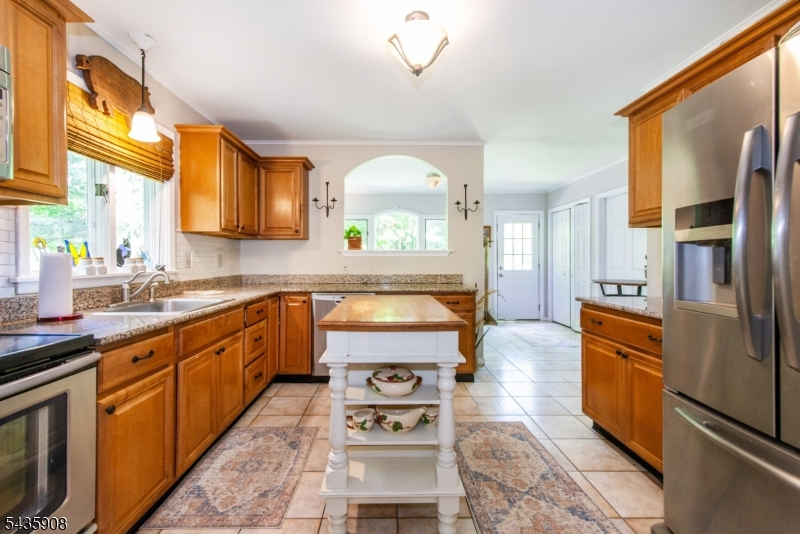 5 Pepperidge Rd