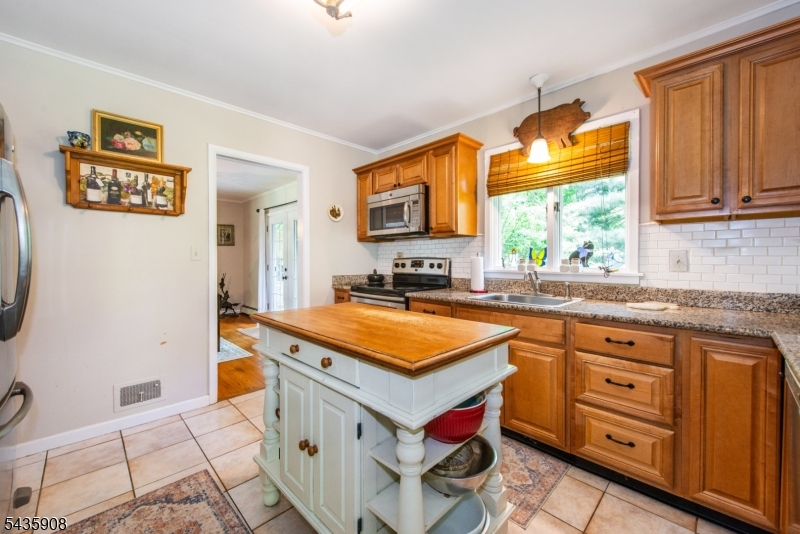 5 Pepperidge Rd