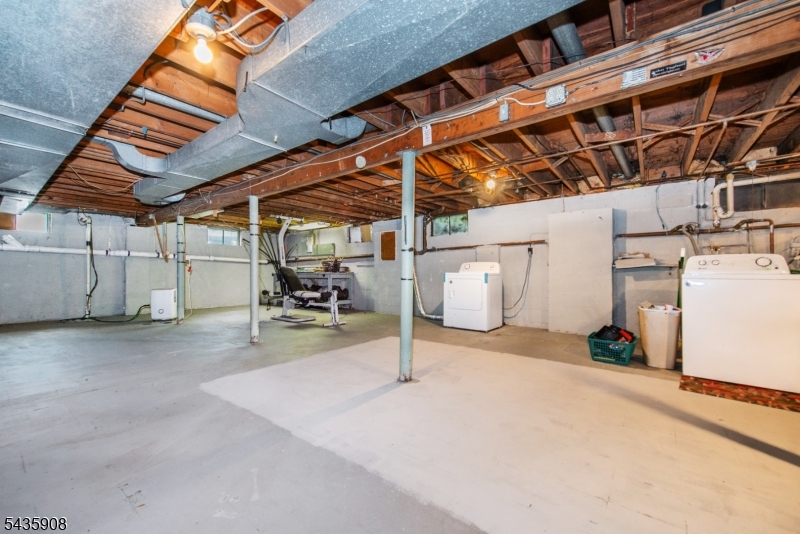 5 Pepperidge Rd