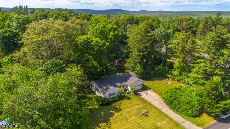 5 Pepperidge Rd