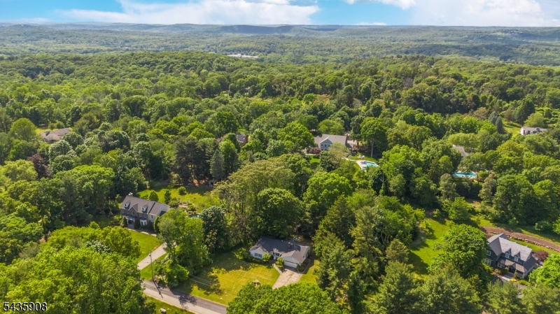 5 Pepperidge Rd