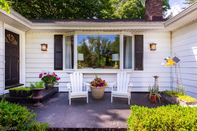 5 Pepperidge Rd