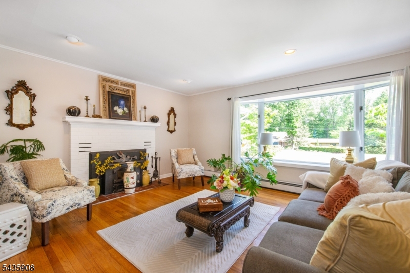 5 Pepperidge Rd