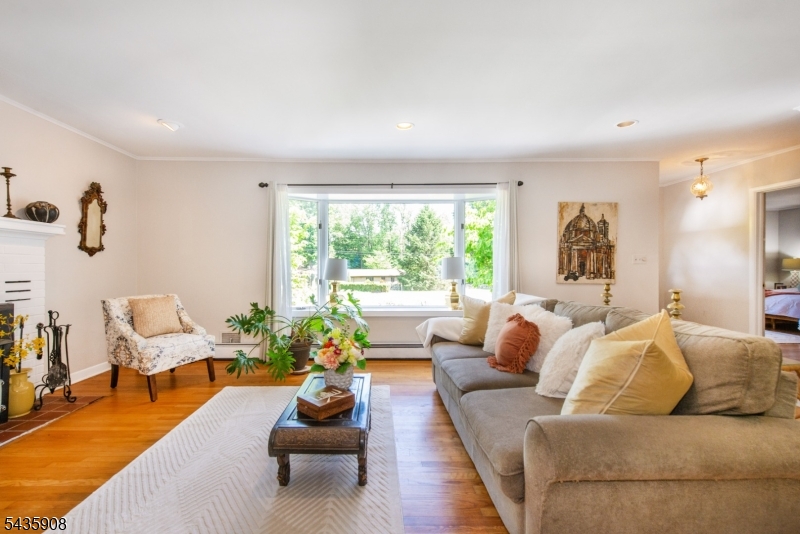 5 Pepperidge Rd