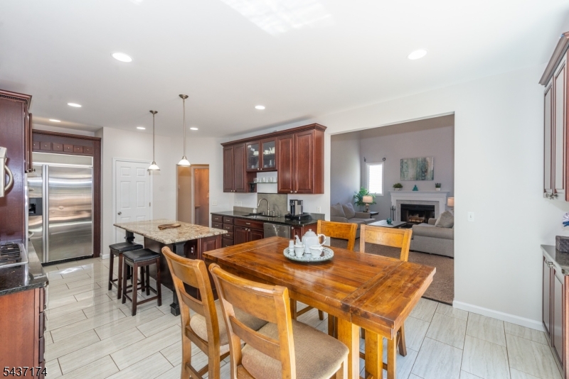 18 Tamari Ct