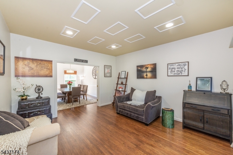 18 Tamari Ct