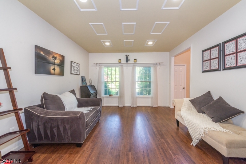 18 Tamari Ct