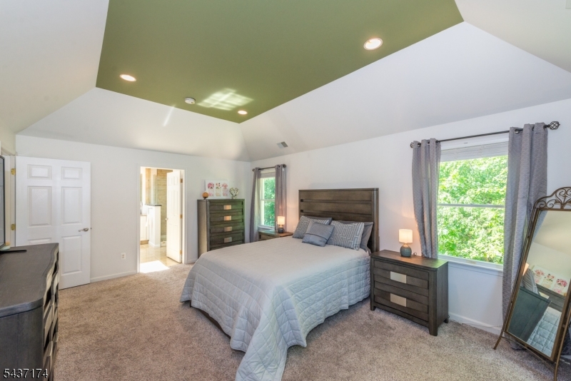 18 Tamari Ct