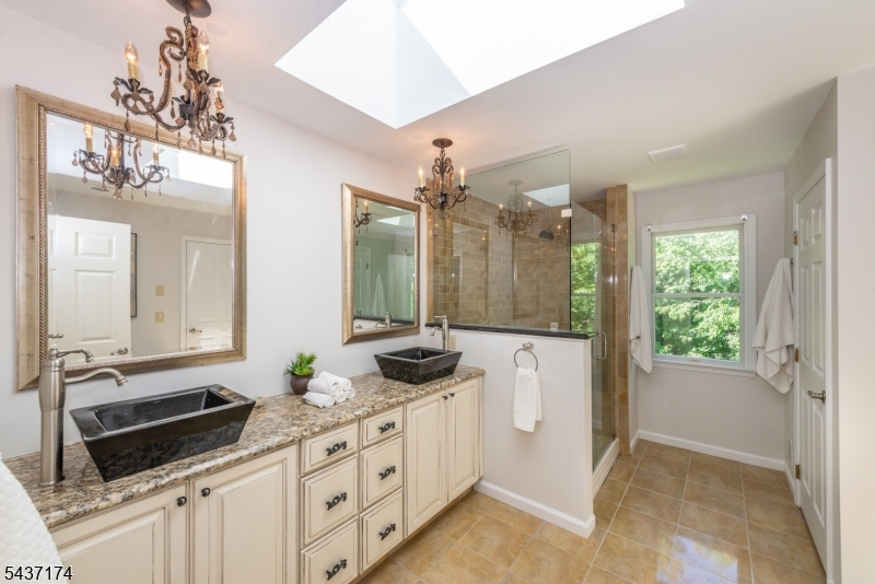 18 Tamari Ct