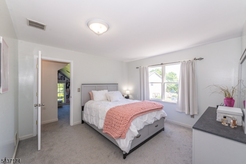 18 Tamari Ct