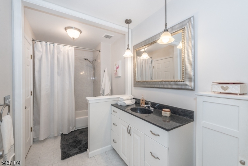 18 Tamari Ct