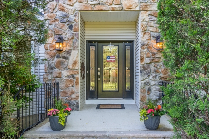 18 Tamari Ct