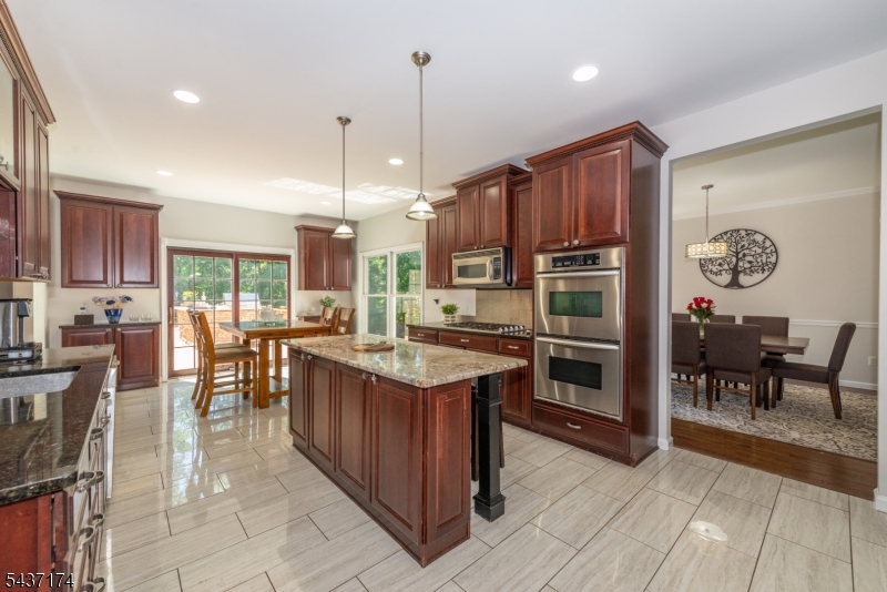 18 Tamari Ct