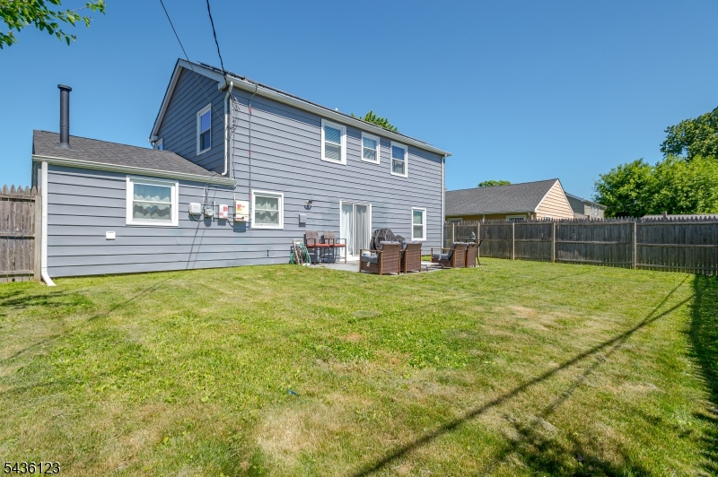 60 Midvale Ln