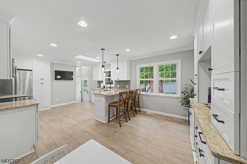 8 Seneca Ave