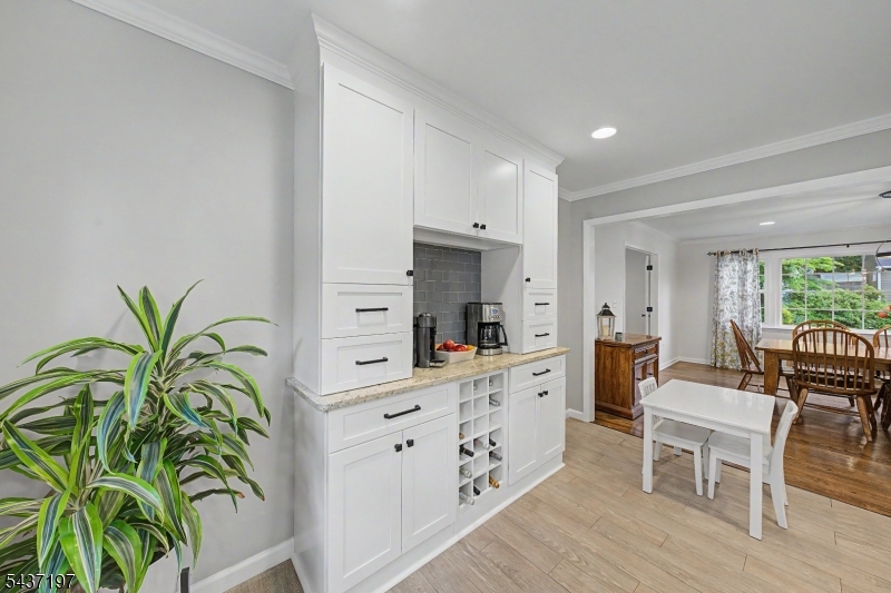 8 Seneca Ave