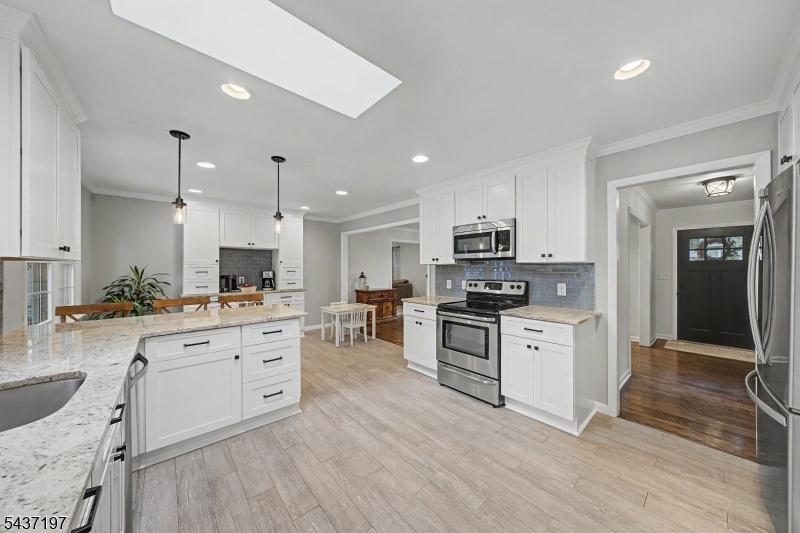 8 Seneca Ave