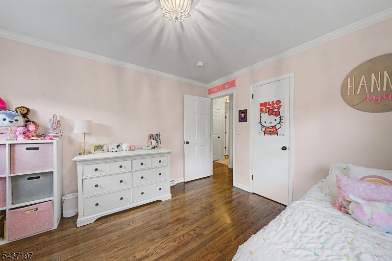 8 Seneca Ave