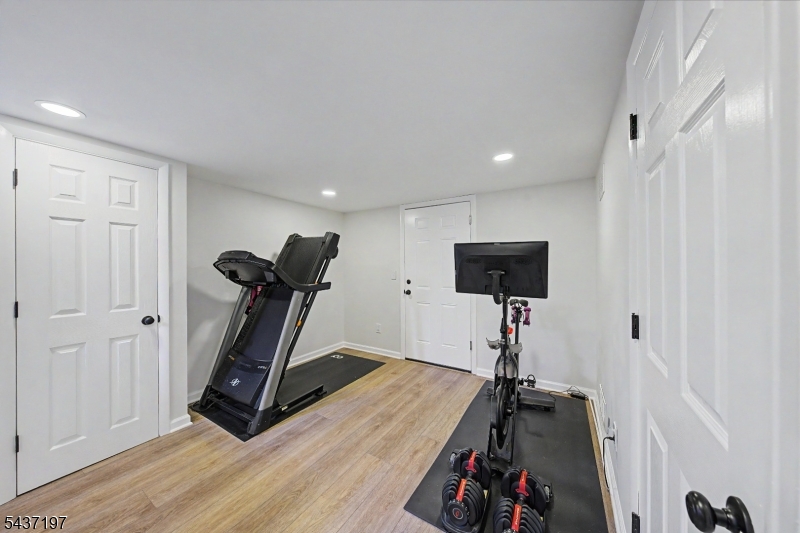 8 Seneca Ave