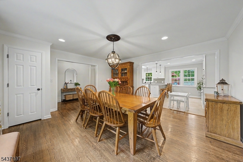 8 Seneca Ave