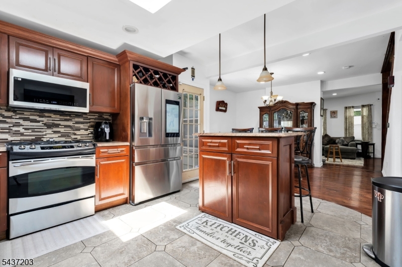 153 Mt Vernon St