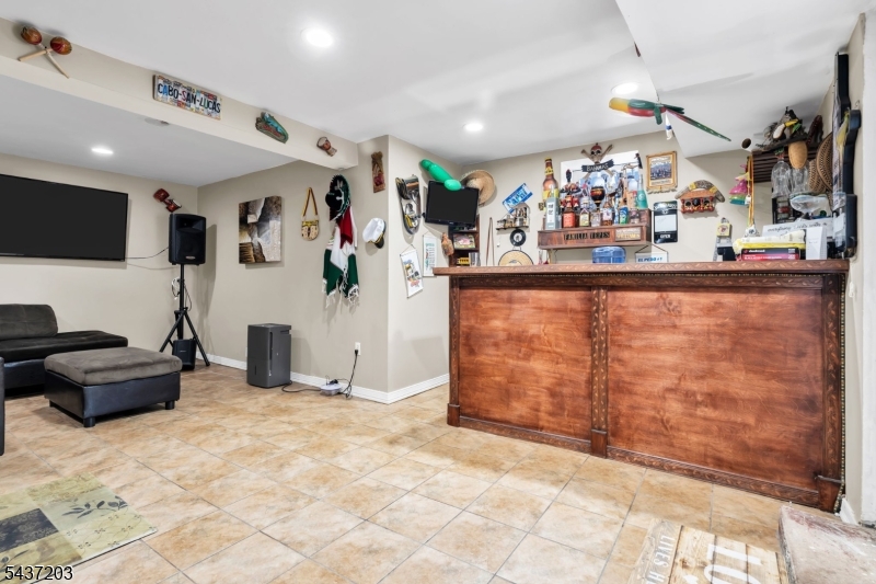 153 Mt Vernon St