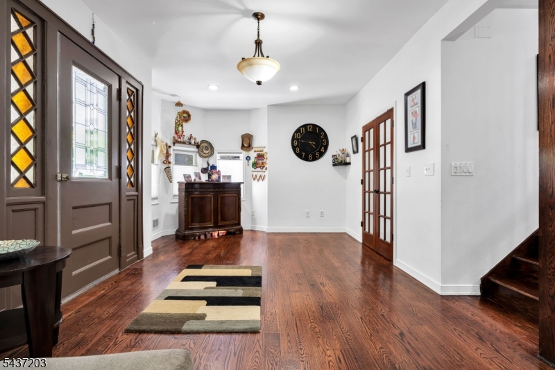 153 Mt Vernon St