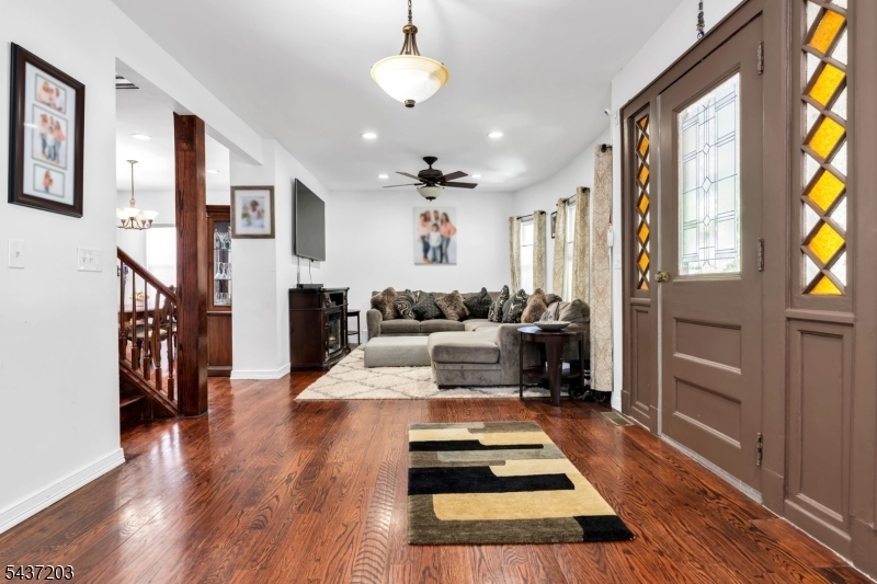 153 Mt Vernon St