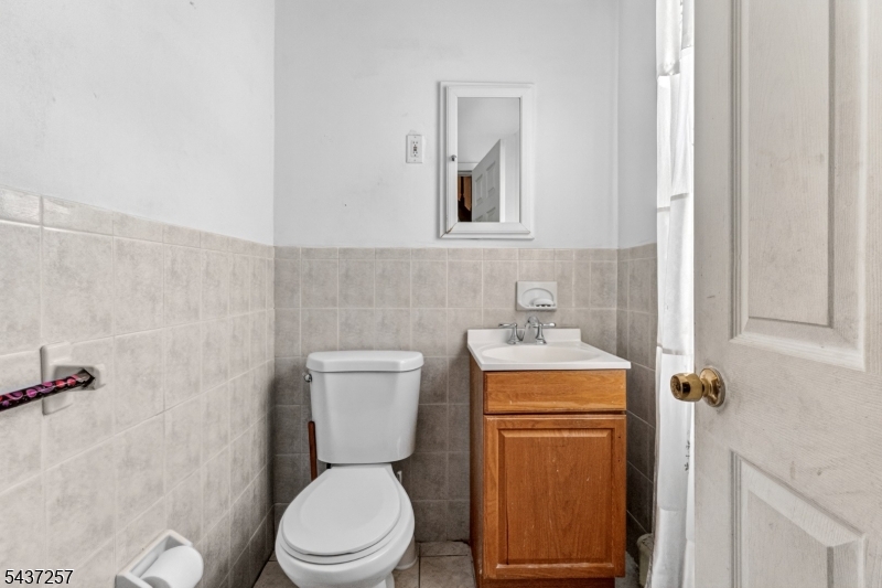 27 Belmont Ave