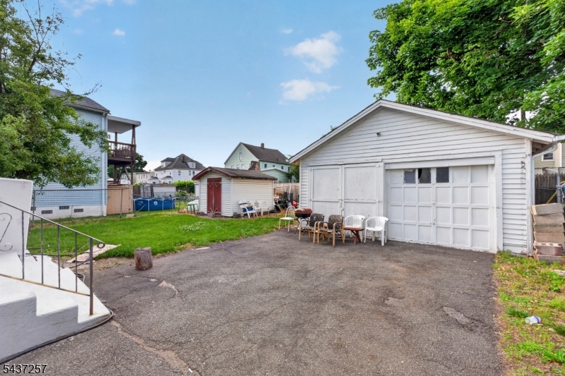 27 Belmont Ave
