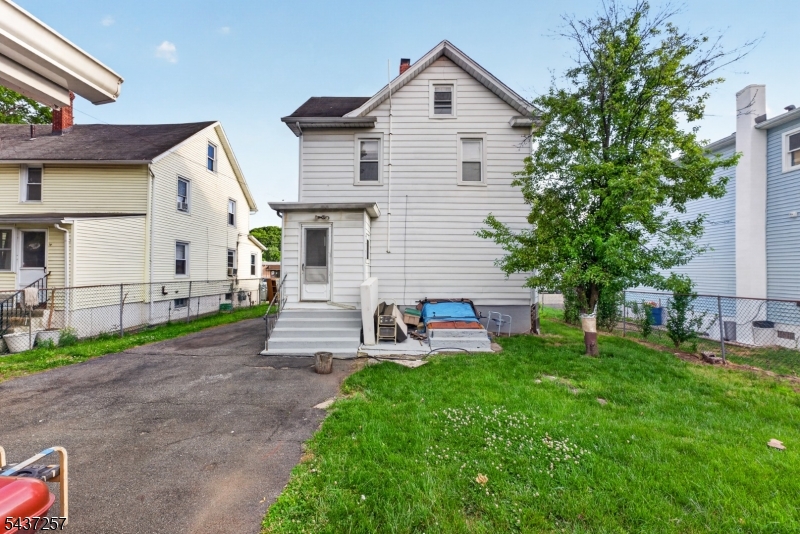 27 Belmont Ave