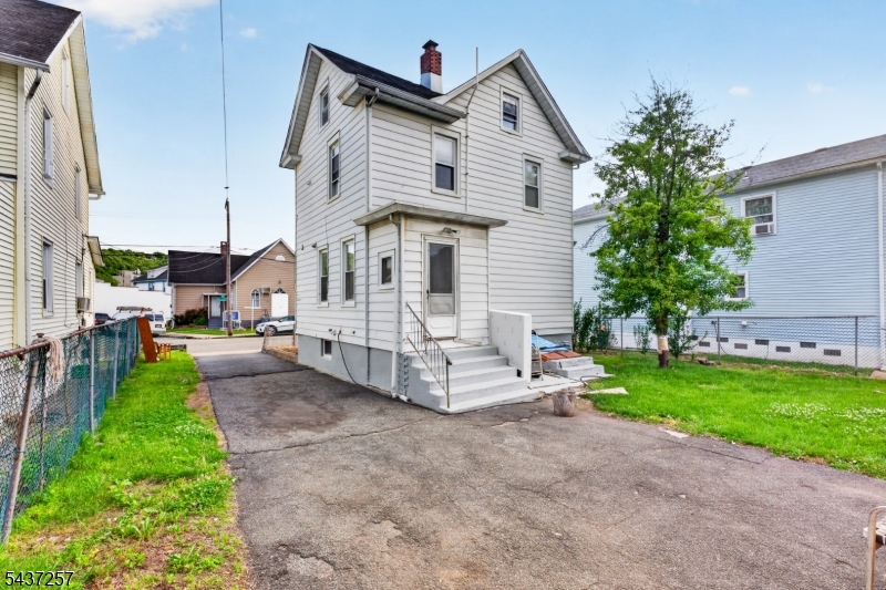27 Belmont Ave