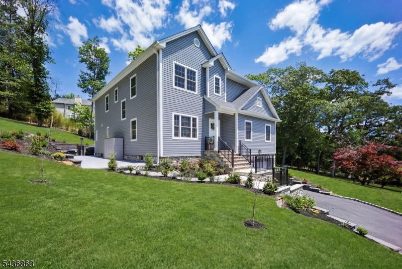 518 Cardinal Ln