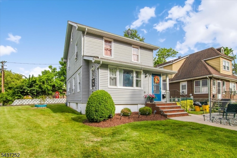13 Elm Dr