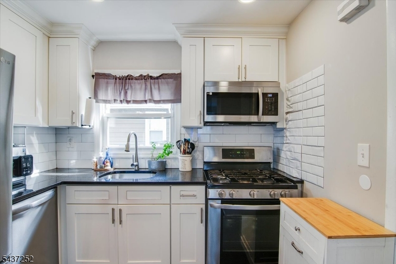 13 Elm Dr
