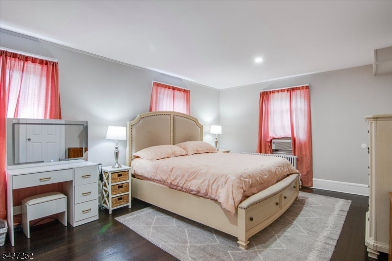 13 Elm Dr