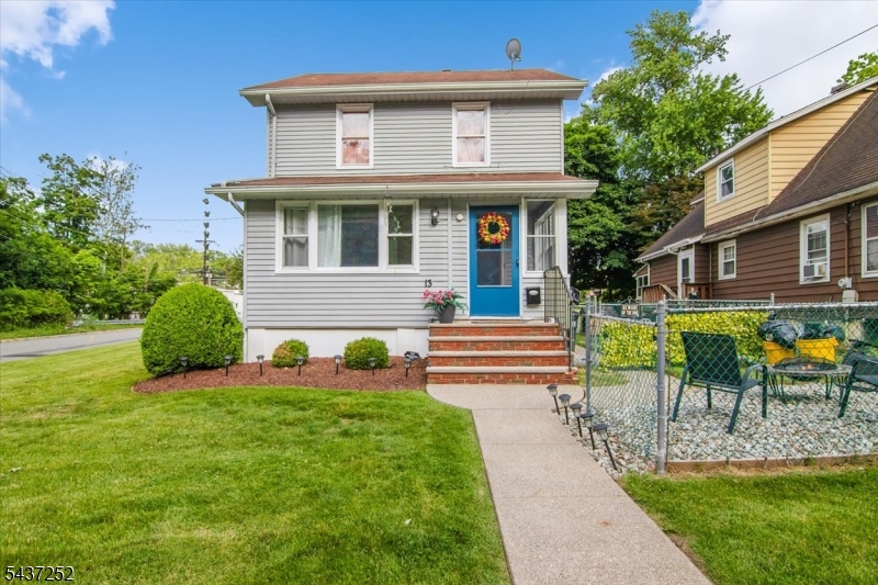 13 Elm Dr