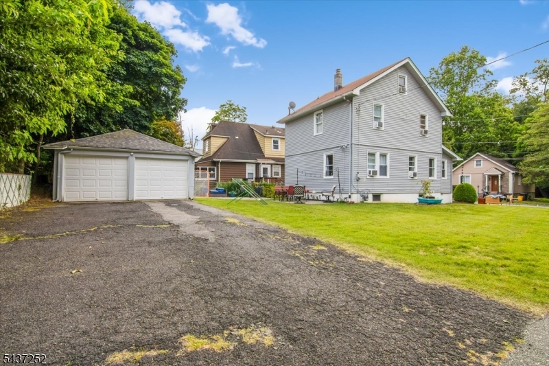 13 Elm Dr