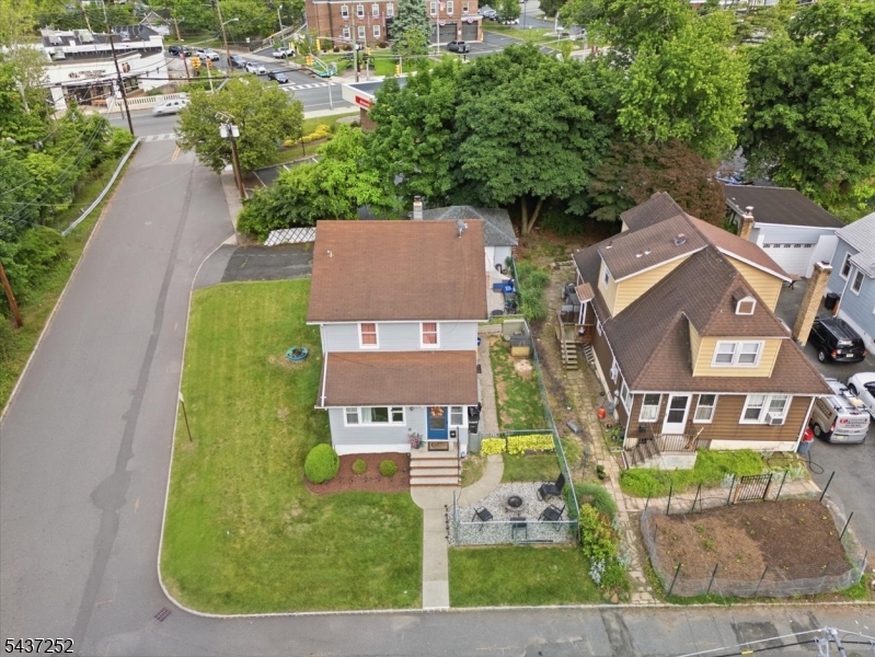 13 Elm Dr