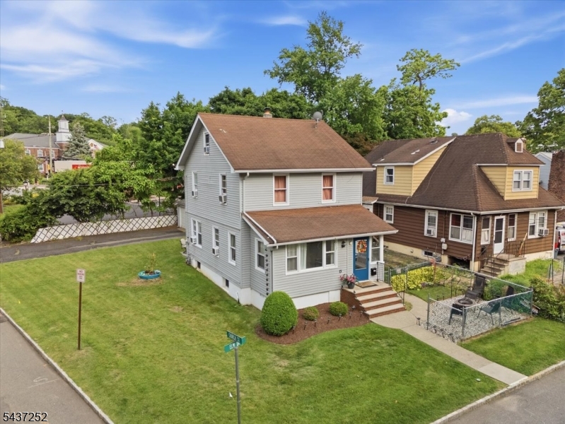 13 Elm Dr