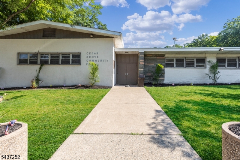 13 Elm Dr