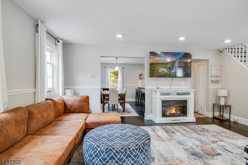13 Elm Dr