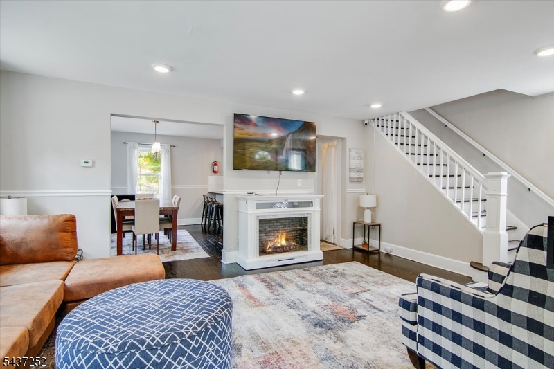 13 Elm Dr