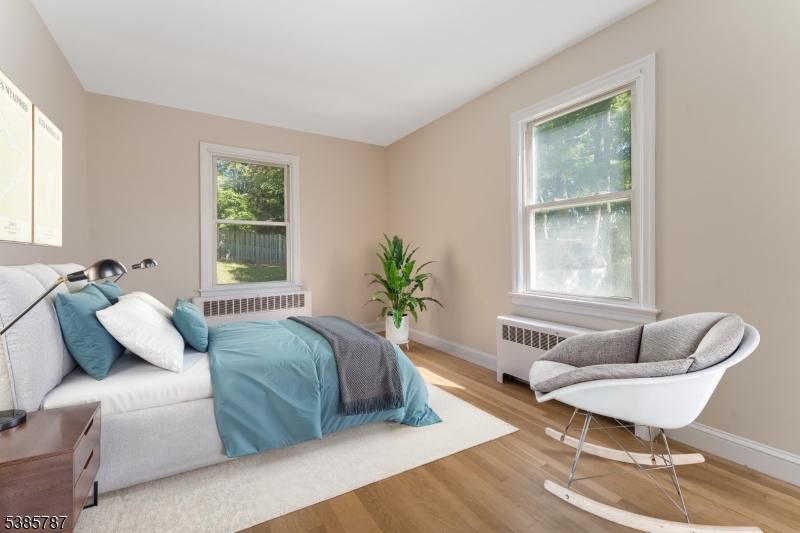 4 Lingert Ave