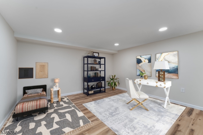 4 Lingert Ave