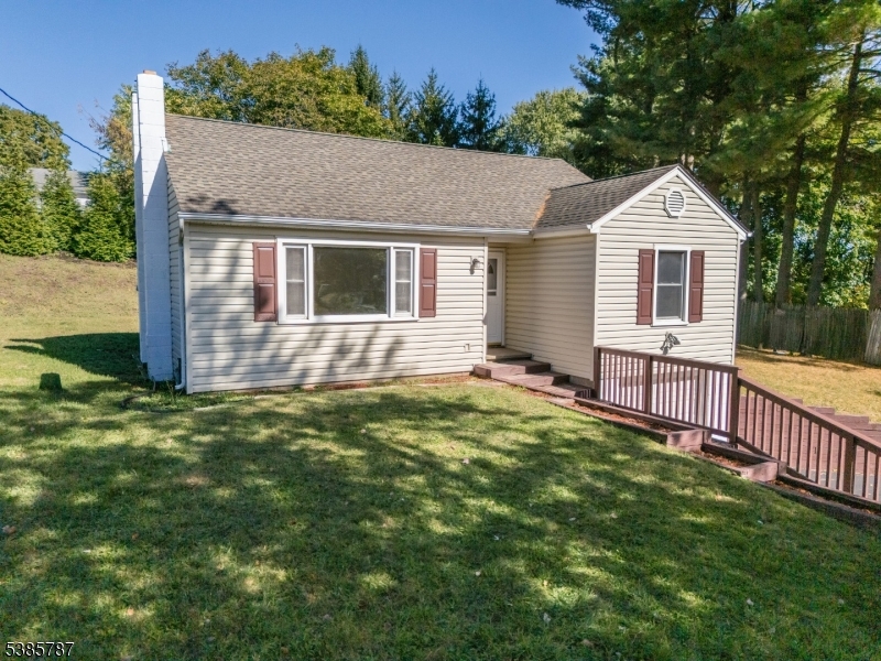 4 Lingert Ave