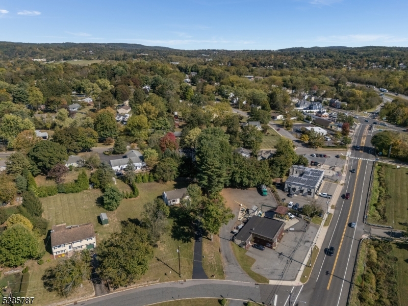 4 Lingert Ave
